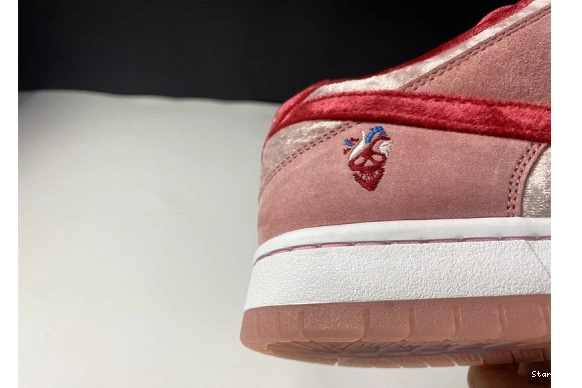 Skateboards SB Low CT2552-800 Nike  Dunk StrangeLove 0111